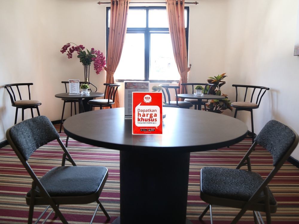 Hotel Mangga Dua Makassar Buitenkant foto