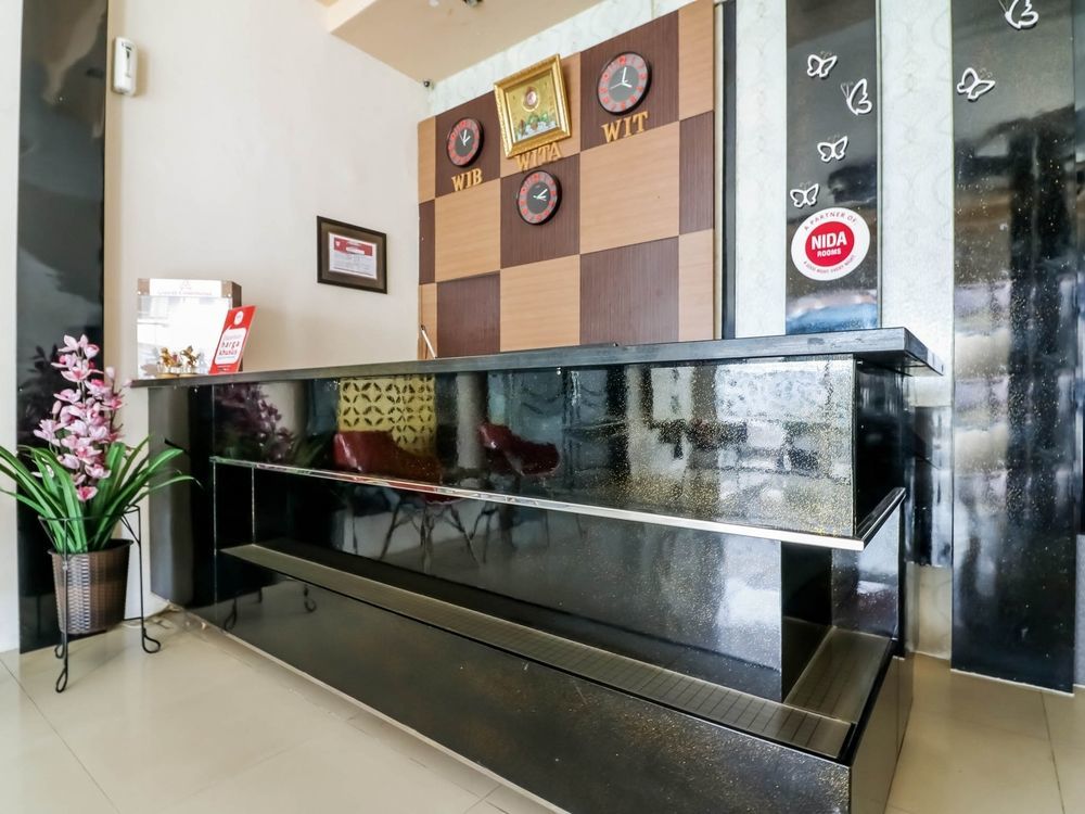 Hotel Mangga Dua Makassar Buitenkant foto