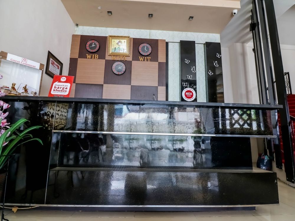Hotel Mangga Dua Makassar Buitenkant foto