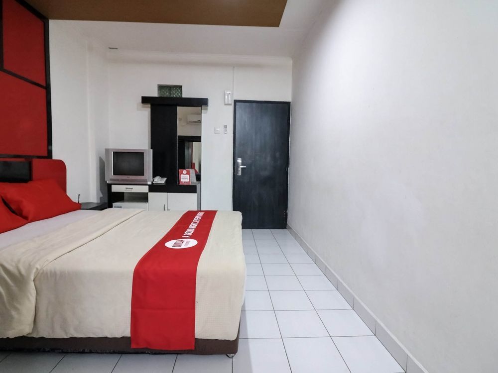 Hotel Mangga Dua Makassar Buitenkant foto