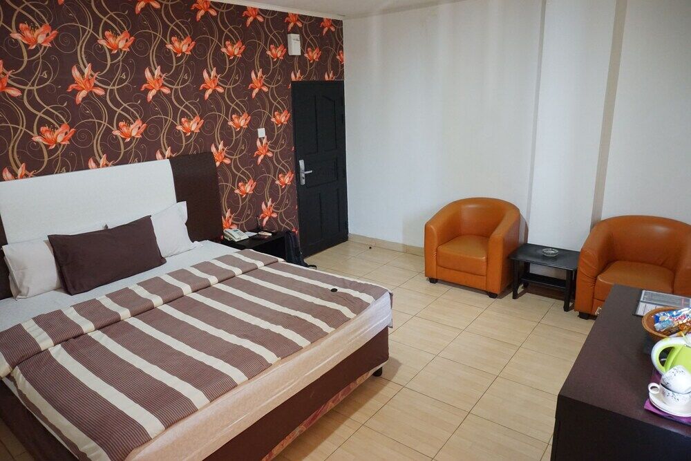 Hotel Mangga Dua Makassar Buitenkant foto